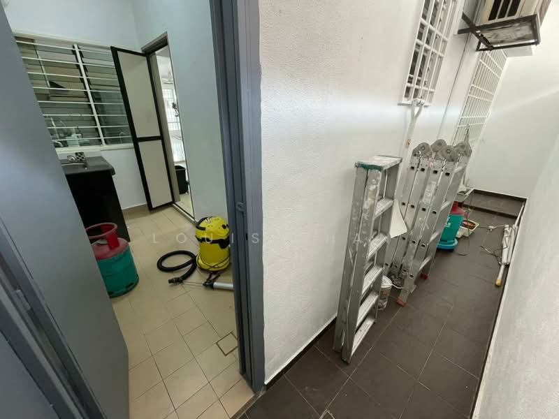 1-storey Terraced House for Sale in Bukit Raja (Selangor) - Louis Chan - Kitchen - PropertyGuru.com.my