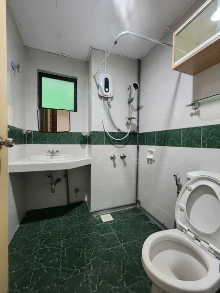 Kondominium untuk Disewa di Maxwell Towers - Jesslyn Choo - Bathroom - PropertyGuru.com.my