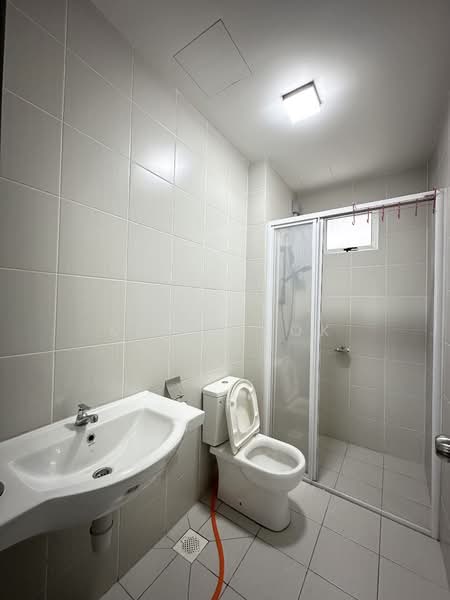 Service Residence for Sale at Meridin Bayvue Serviced Apartment - Kevin Lok - Bathroom - PropertyGuru.com.my