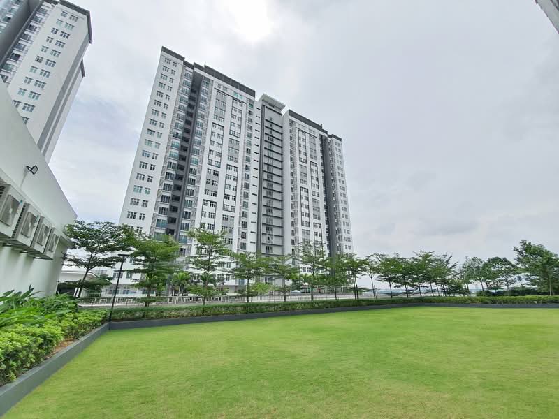 Service Residence for Sale at Meridin Bayvue Serviced Apartment - Kevin Lok - Exterior - PropertyGuru.com.my