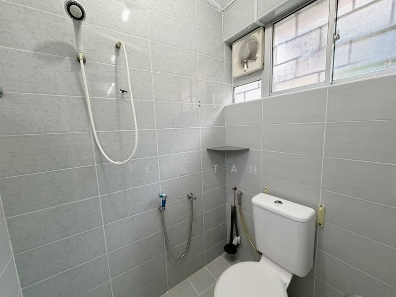 1-storey Terraced House for Sale in Taman Ehsan (Kepong) - Tess Tan - Bathroom - PropertyGuru.com.my