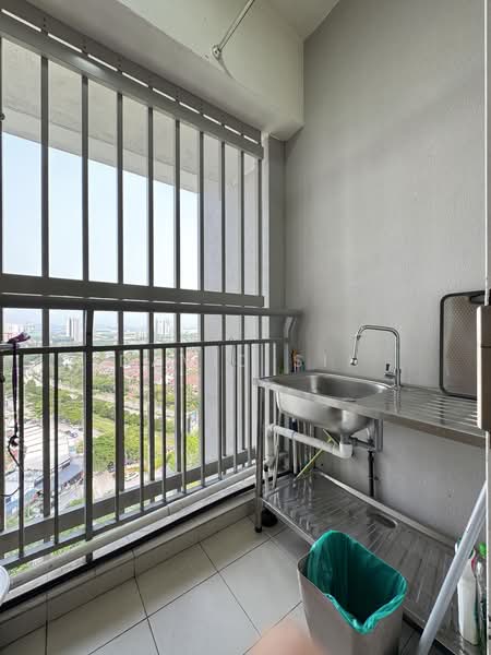 Kediaman Servis untuk Dijual di Cantara Residences - David Sin - Balcony - PropertyGuru.com.my