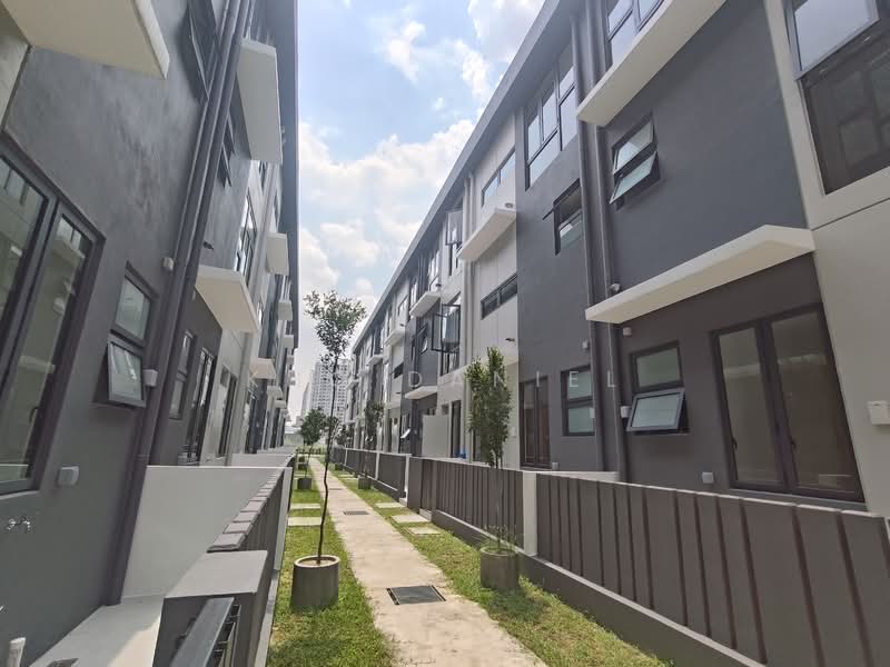 3-storey Terraced House for Rent in BANDAR PUCHONG JAYA (Puchong) - Kho Daniel - Exterior - PropertyGuru.com.my