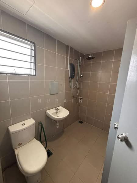 Terraced House for Sale in Kuala Selangor (Selangor) - Nurain . - Bathroom - PropertyGuru.com.my