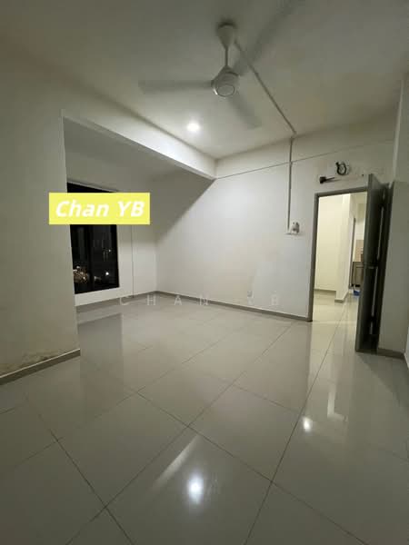 Kondominium untuk Dijual di The Promenade - Chan YB - Living Room - PropertyGuru.com.my
