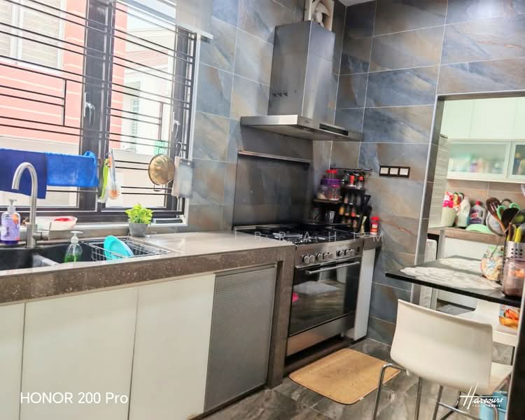 Semi-Detached House for Sale in Saujana Impian (Kajang) - Azli Ibrahim - Kitchen - PropertyGuru.com.my