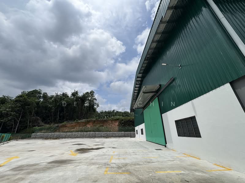 Gudang untuk Disewa di Batang Kali (Rawang) - Dennix Chin - Exterior - PropertyGuru.com.my