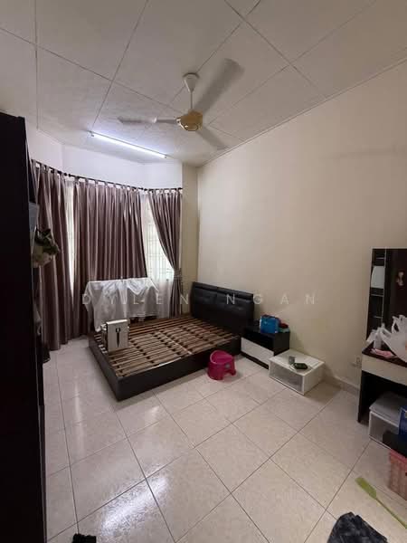 1.5-storey Terraced House for Sale in Taman Bestari Indah (Ulu Tiram) - Dylen Ngan - Bedroom - PropertyGuru.com.my