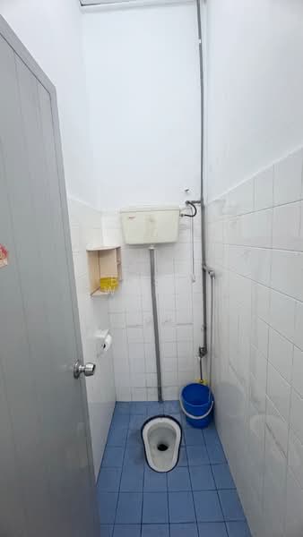 1-storey Terraced House for Sale in Taman Johor Jaya (Johor Bahru) - Bess Wong - Bathroom - PropertyGuru.com.my