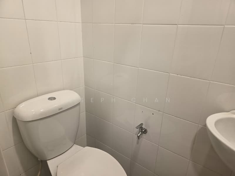 Servis Apartment untuk Dijual di Acappella Residences - Joseph Chan - Bathroom - PropertyGuru.com.my