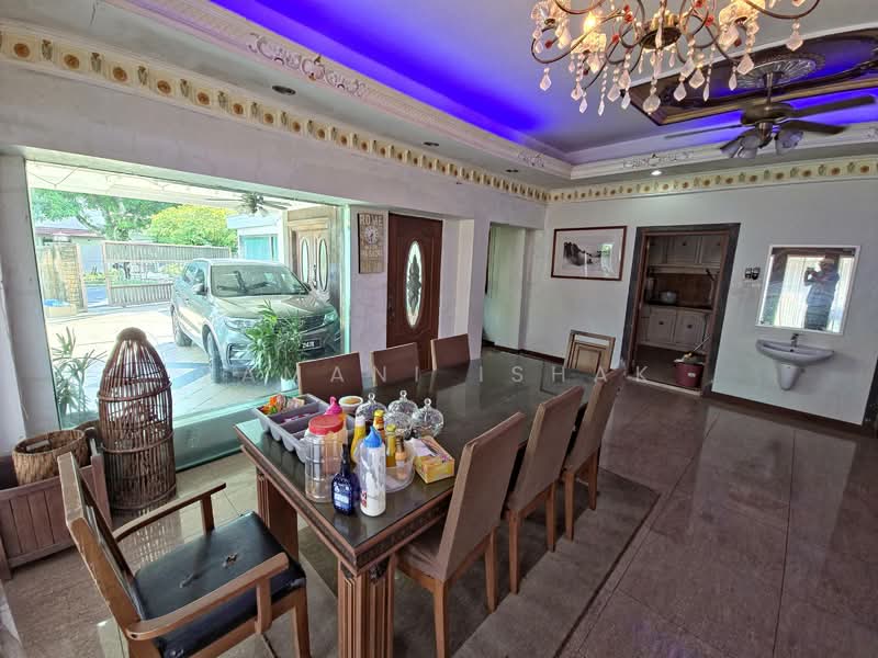 Rumah Teres 2 Tingkat untuk Dijual di Bandar Utama Batang Kali (Batang Kali) - Zamani Ishak - Dining Room - PropertyGuru.com.my