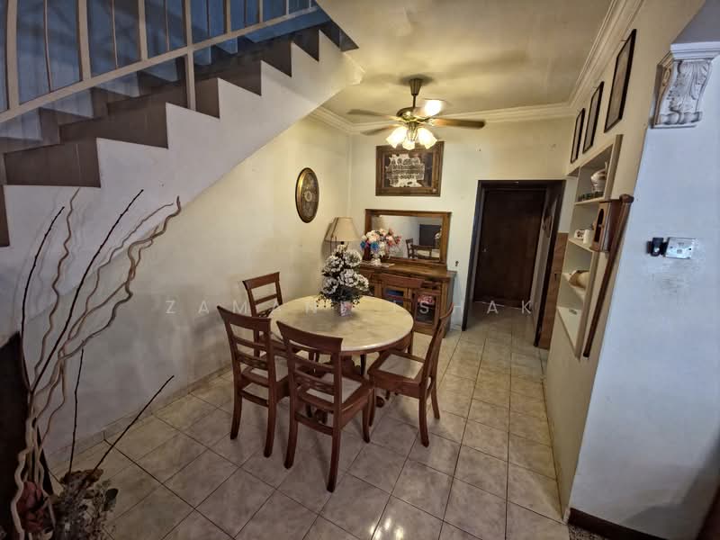 Rumah Teres 2 Tingkat untuk Dijual di Bandar Utama Batang Kali (Batang Kali) - Zamani Ishak - Dining Room - PropertyGuru.com.my