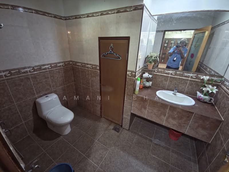 Rumah Teres 2 Tingkat untuk Dijual di Bandar Utama Batang Kali (Batang Kali) - Zamani Ishak - Bathroom - PropertyGuru.com.my