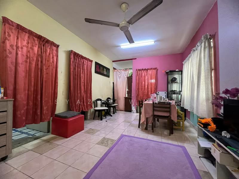 Apartment for Sale at Pangsapuri Permai - Syazue Wanie - Living Room - PropertyGuru.com.my