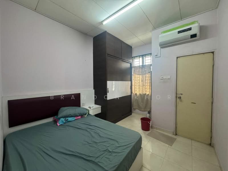Rumah Teres 2 Tingkat untuk Dijual di Taman Ehsan Jaya (Ulu Tiram) - Brandon Khor - Bedroom - PropertyGuru.com.my