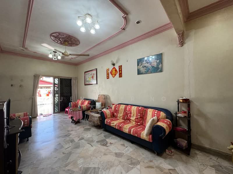 1-storey Terraced House for Sale in Taman Sri Pulai Perdana (Skudai) - Jennifer Ng - Living Room - PropertyGuru.com.my