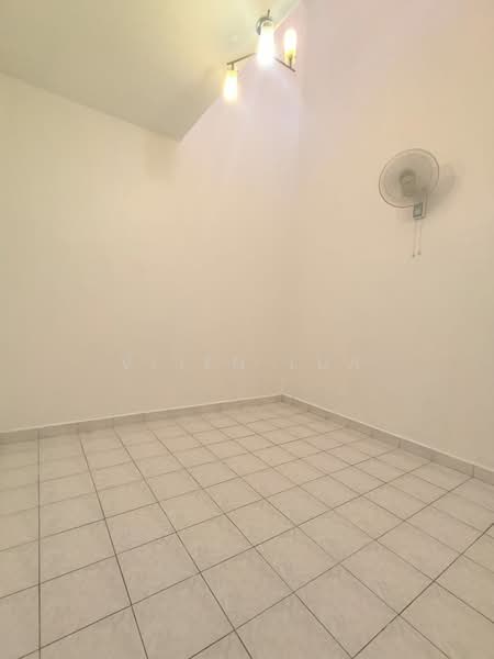 Rumah Teres 1.5 Tingkat untuk Disewa di Taman Pelangi Indah (Ulu Tiram) - Vlien Lua - PropertyGuru.com.my