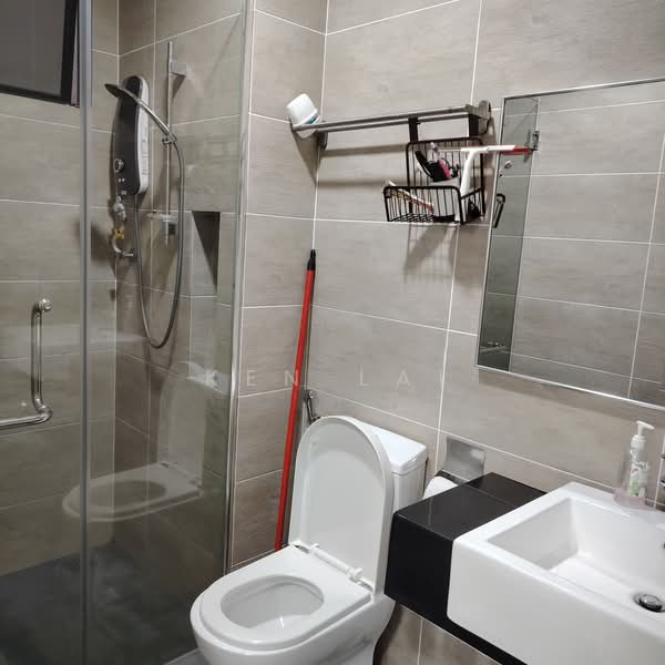Kondominium untuk Dijual di Legend Heights - Ken Lai - Bathroom - PropertyGuru.com.my