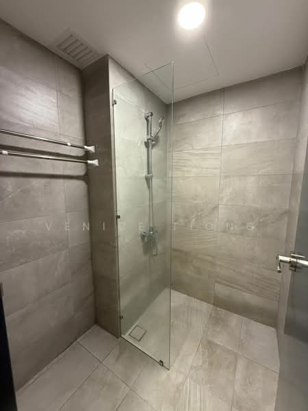 Servis Apartment untuk Disewa di Altris Residences @ The Quartz WM - Venice Tiong - Bathroom - PropertyGuru.com.my