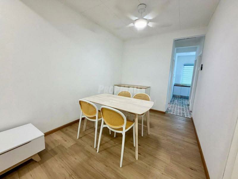 Rumah Teres 1 Tingkat untuk Dijual di Eco Majestic (Semenyih) - Wardatu Zamzam - Dining Room - PropertyGuru.com.my