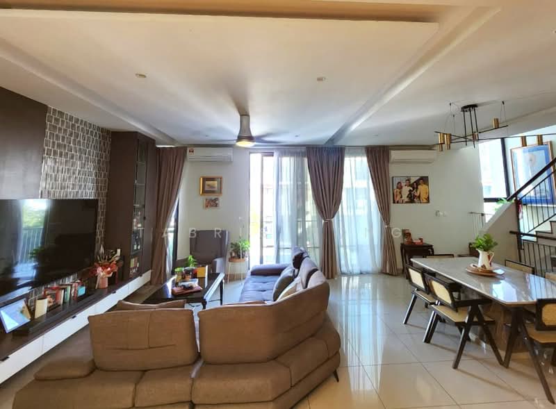 3-storey Terraced House for Sale in Kota Kemuning (Shah Alam) - Tabris Wong - Living Room - PropertyGuru.com.my