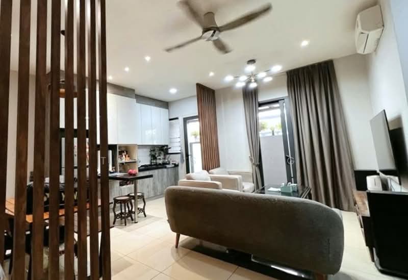 3-storey Terraced House for Sale in Kota Kemuning (Shah Alam) - Tabris Wong - Living Room - PropertyGuru.com.my
