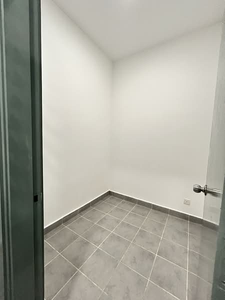 Service Residence for Rent at Southkey Mosaic - June Lim - Maid room - PropertyGuru.com.my