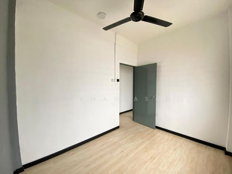Flat for Sale at Perumahan Rakyat Lima Kedai - Muhamad Asrul - Interior - PropertyGuru.com.my