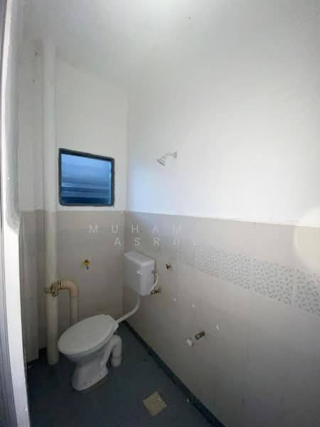 Flat for Sale at Perumahan Rakyat Lima Kedai - Muhamad Asrul - Bathroom - PropertyGuru.com.my