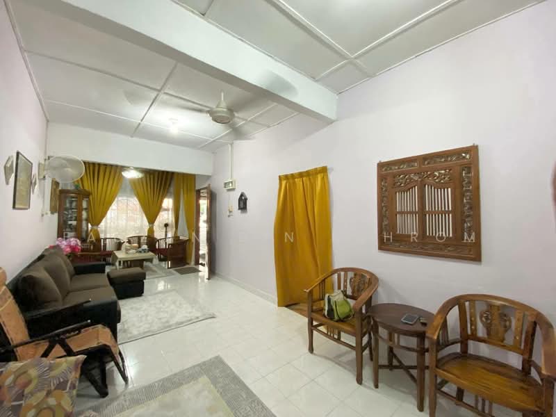 Rumah Teres 1 Tingkat untuk Dijual di Taman Seri Medan Jaya (Telok Panglima Garang) - Fauzan bin Sahrom - Living Room - PropertyGuru.com.my