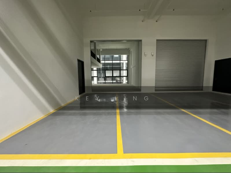 Gudang untuk Disewa di Taman Sains Selangor (Kota Damansara) - Key Ling - Car Park - PropertyGuru.com.my