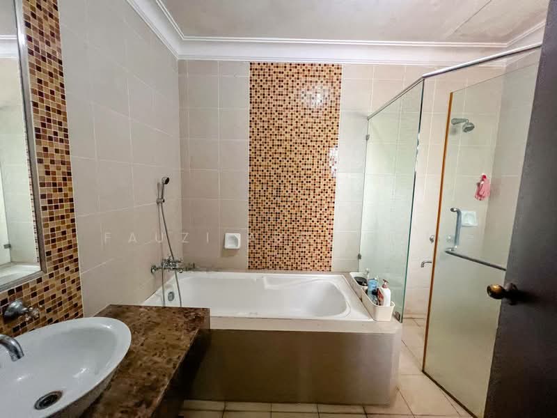 Semi-Detached House for Sale in Alam Sutera (Bukit Jalil) - Fauzi Abdullah - Bathroom - PropertyGuru.com.my