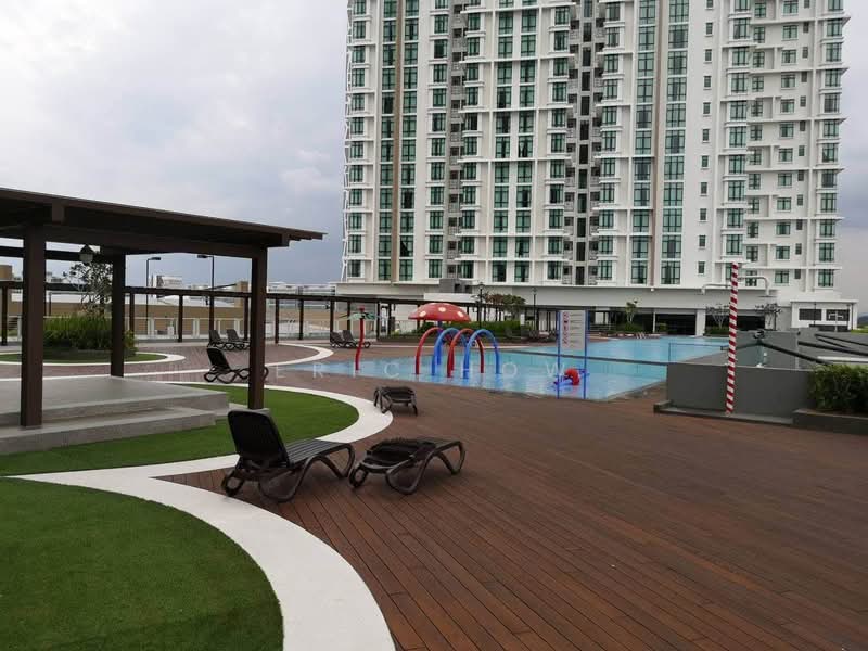 Service Residence for Rent at Serviced Residence @ Shaftsbury Putrajaya - Eric How - Pool - PropertyGuru.com.my