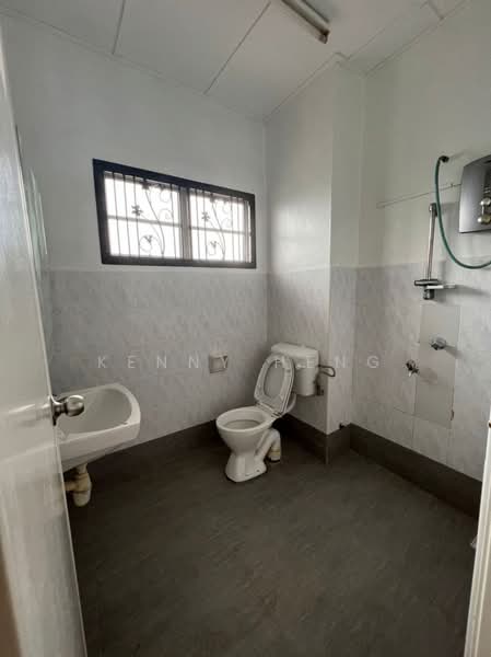 Rumah Teres 2 Tingkat untuk Dijual di Kangkar Pulai (Skudai) - Kenny Heng - Bathroom - PropertyGuru.com.my