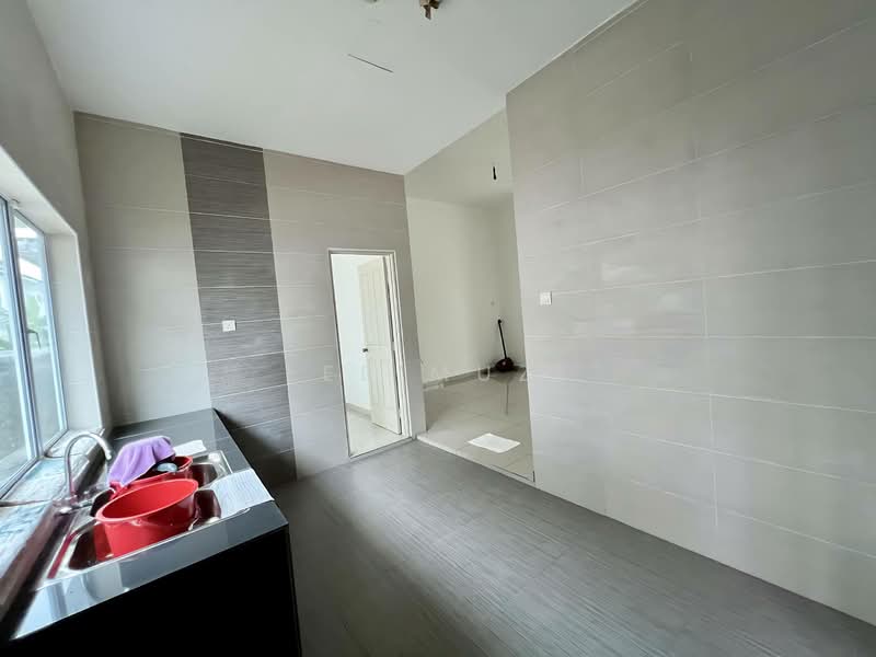 Semi-Detached House for Sale in Ipoh (Perak) - Lee Muzi - Kitchen - PropertyGuru.com.my