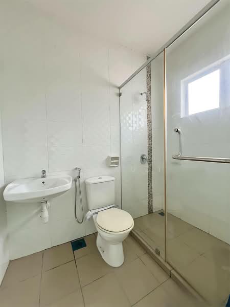 Semi-Detached House for Sale in Ipoh (Perak) - Lee Muzi - Bathroom - PropertyGuru.com.my