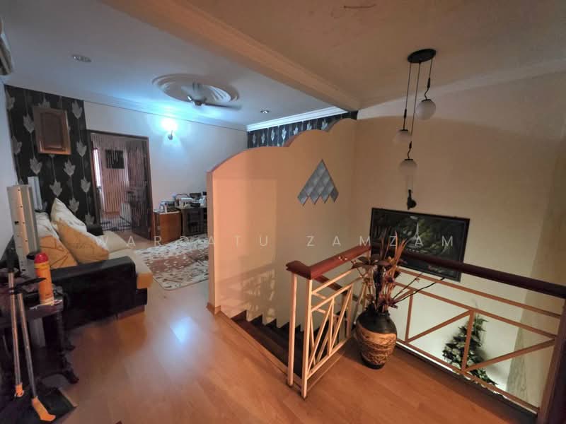 Rumah Teres 2 Tingkat untuk Dijual di Seksyen 3 (Bangi) - Wardatu Zamzam - Living Room - PropertyGuru.com.my
