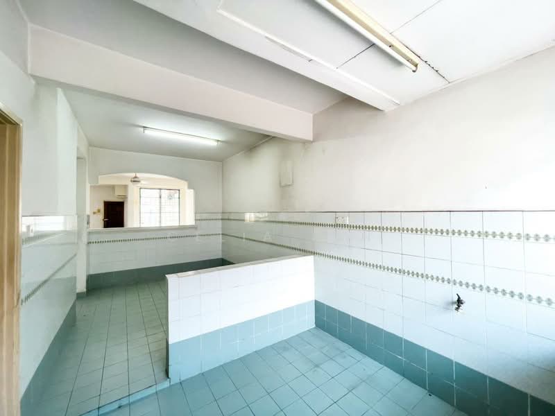 2-storey Terraced House for Sale in Usj 20 (Subang Jaya) - Celia Tan - Kitchen - PropertyGuru.com.my