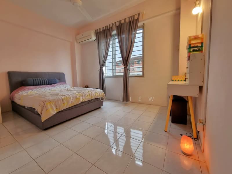 Pangsapuri untuk Dijual di Garden Park - Eric Liew - Bedroom - PropertyGuru.com.my