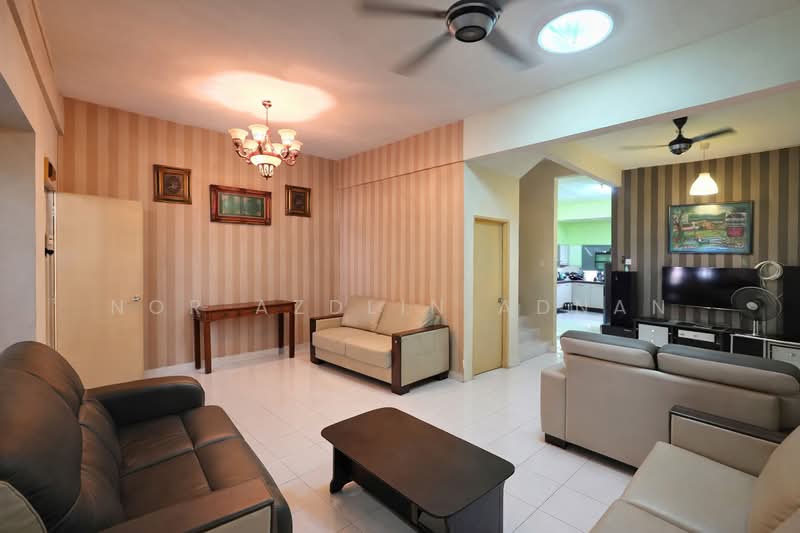 2-storey Terraced House for Sale in Taman Sinaran (Balakong) - Nor Azdlin Adnan - Living Room - PropertyGuru.com.my