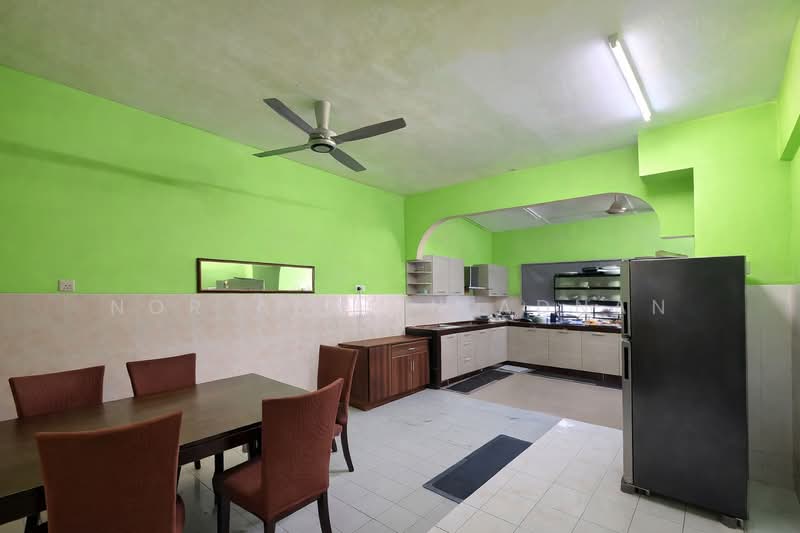 2-storey Terraced House for Sale in Taman Sinaran (Balakong) - Nor Azdlin Adnan - Kitchen - PropertyGuru.com.my