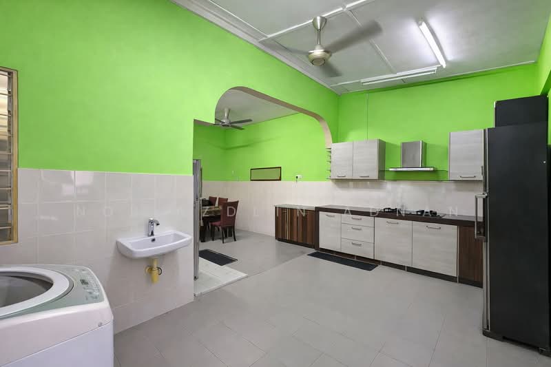 2-storey Terraced House for Sale in Taman Sinaran (Balakong) - Nor Azdlin Adnan - Kitchen - PropertyGuru.com.my