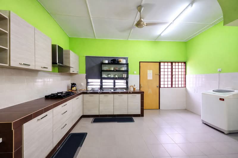 2-storey Terraced House for Sale in Taman Sinaran (Balakong) - Nor Azdlin Adnan - Kitchen - PropertyGuru.com.my
