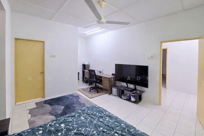 2-storey Terraced House for Sale in Taman Sinaran (Balakong) - Nor Azdlin Adnan - Bedroom - PropertyGuru.com.my