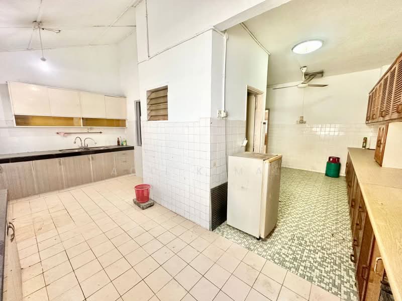 2-storey Terraced House for Sale in Taman Melewar (Gombak) - Aqil Kamal - Kitchen - PropertyGuru.com.my