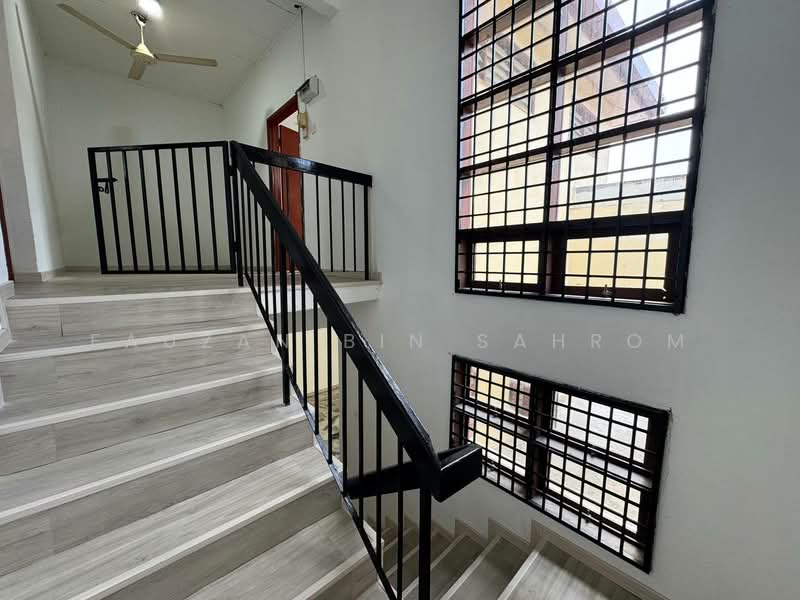 2-storey Terraced House for Sale in Taman Pinggiran Golf (Paroi) - Fauzan bin Sahrom - Interior - PropertyGuru.com.my