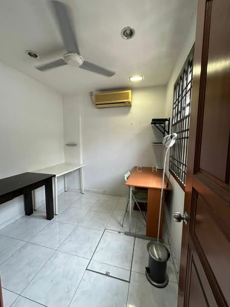 1.5-storey Terraced House for Sale in Taman Pelangi Indah (Ulu Tiram) - Kennly Chia - Study - PropertyGuru.com.my