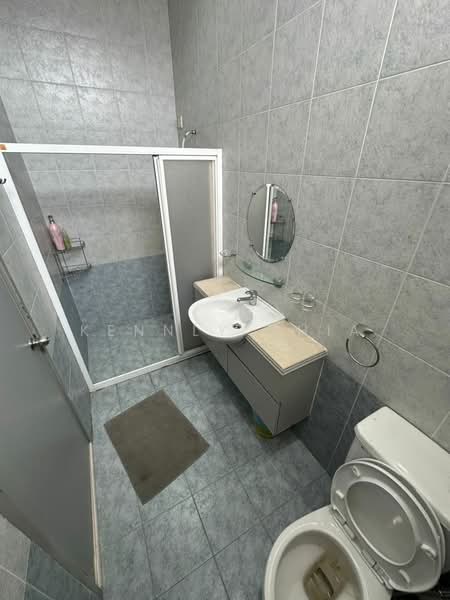1.5-storey Terraced House for Sale in Taman Pelangi Indah (Ulu Tiram) - Kennly Chia - Bathroom - PropertyGuru.com.my