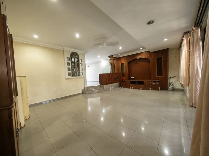 2-storey Terraced House for Sale in Taman Pelangi (Johor Bahru) - Yaoyao Property - Living Room - PropertyGuru.com.my