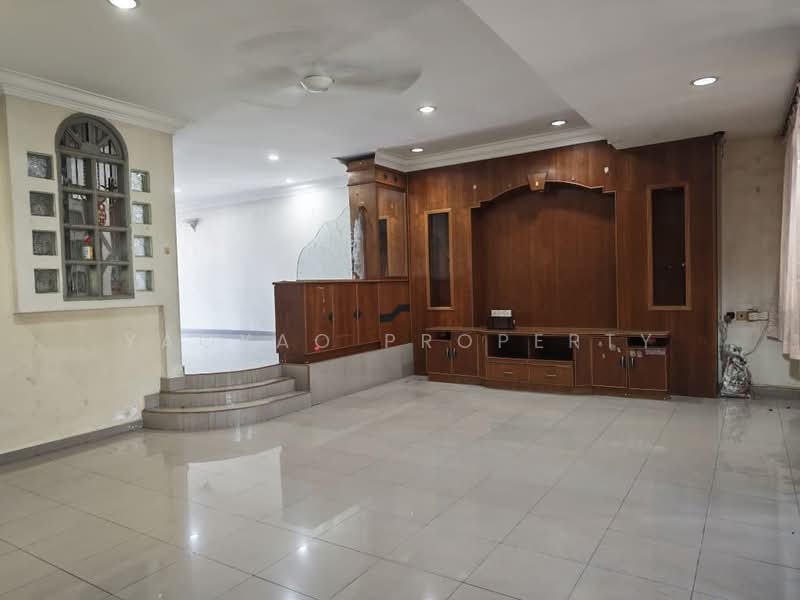 2-storey Terraced House for Sale in Taman Pelangi (Johor Bahru) - Yaoyao Property - Living Room - PropertyGuru.com.my